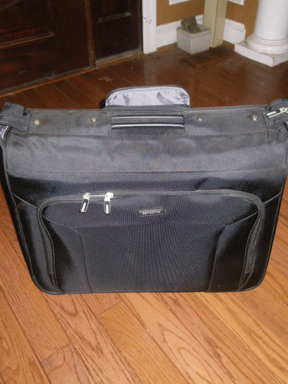 Samsonite 24” Expandable Rolling Wheels Bi-Fold Garment Bag/Suitcase/Luggage